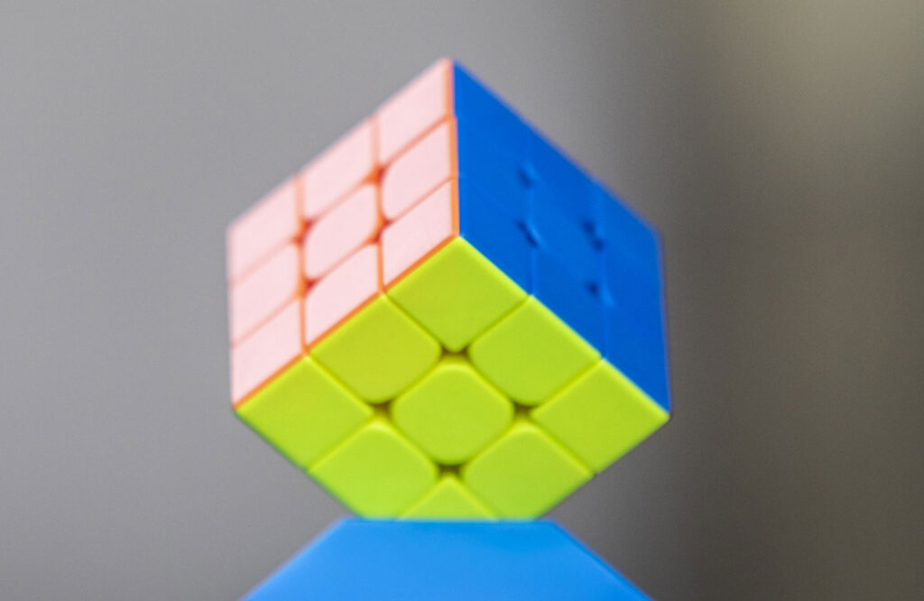 Phari - Vorgehen und Arbeitsweise - Gelöster Rubik Würfel